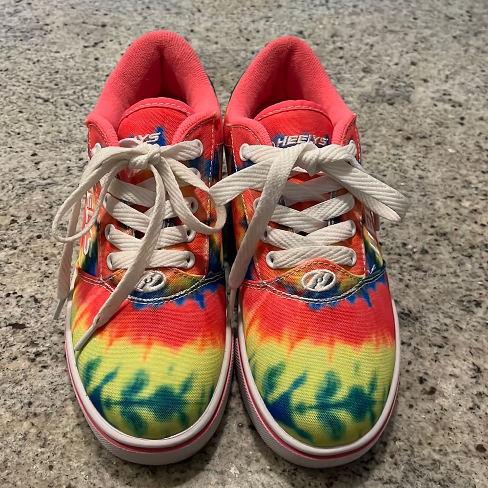 Girls Heelys Size 4